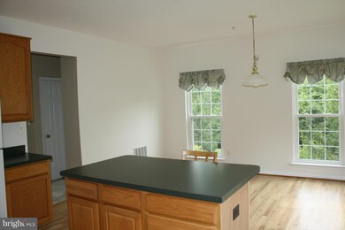 2662 Streamview Dr, Odenton, MD 21113 - photo 4