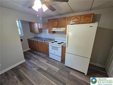 733 Clay St, Allentown, PA 18102 - photo 2