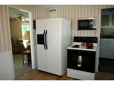 184 Humphrey St, North Tonawanda, NY 14120 - photo 6