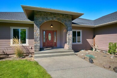 17865 Mountain View Rd, Sisters, OR 97759 - photo 2