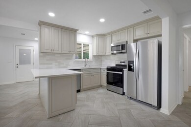 8638 Cottage Gate Ln, Houston, TX 77088 - photo 6