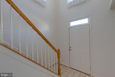 2474 Laura Mark Ln, Herndon, VA 20171 - photo 5