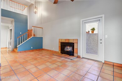 004_Living Room
