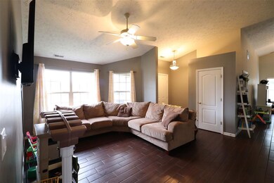 1660 Broadmoor Ct, Frankfort, IN 46041 - photo 6