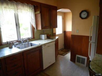 408 W High St, Nazareth, PA 18064 - photo 6