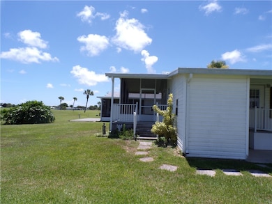 1126 Barefoot Cir, Sebastian, FL 32976 - photo 3