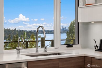 5340 W Mercer Way, Mercer Island, WA 98040 - photo 4