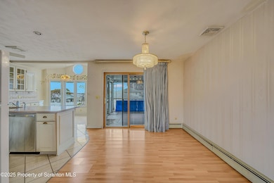 807 Marion Ln, Moosic, PA 18507 - photo 7