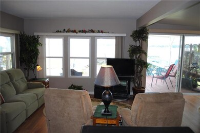 629 Sinclair Cir, Tavares, FL 32778 - photo 7