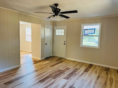 319 W Magnolia St, Fitzgerald, GA 31750 - photo 3