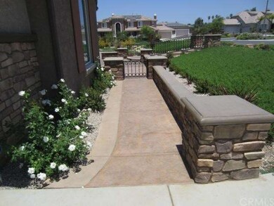 Walkway from Driveway to Front Door