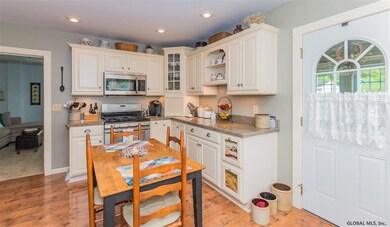 840 Glebe St, Johnstown, NY 12095 - photo 4