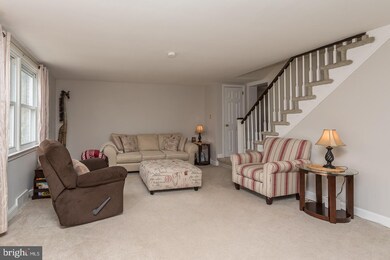 409 E Manoa Rd, Havertown, PA 19083 - photo 4