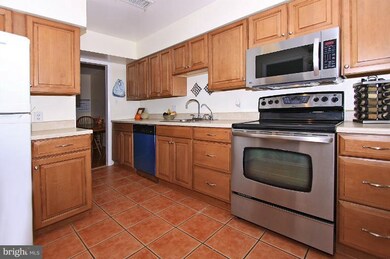 2380 Cloudcroft Square, Reston, VA 20191 - photo 7