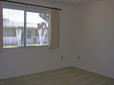 10877 W Santa fe Dr, Sun City, AZ 85351 - photo 6