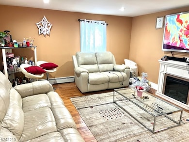 301 E McFarlan St -A and B, Dover Town, NJ 07801 - photo 6