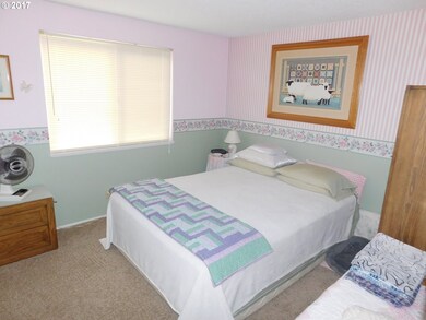 Bedroom, Primary
