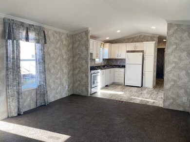 181 Lothrop St, Taunton, MA 02780 - photo 4