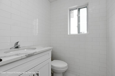 (6) HALF BATH