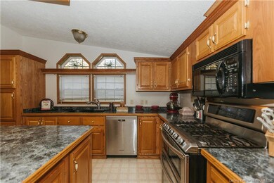 305 Woodlawn Ave, Jeffersonville, IN 47130 - photo 7