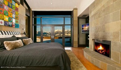 7-Master Bedroom