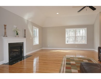 13 Dolores Dr, Burlington, MA 01803 - photo 4
