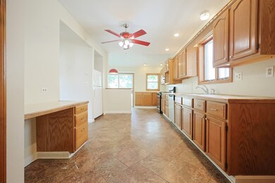 21 Claremont St, Malden, MA 02148 - photo 6