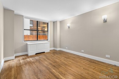 330 E 39th St unit 3R, New York, NY 10016 - photo 6