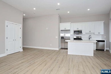 385 Passaic Ave unit 7, Lodi, NJ 07644 - photo 5