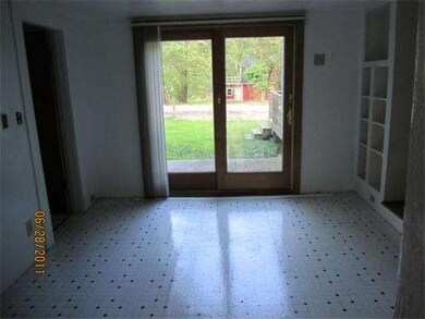 143 Pleasant St, Rockland, MA 02370 - photo 5