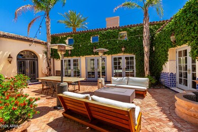 Most Beautiful Interior Courtyard w/Ftn