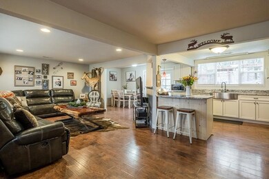 11166 Blackwell Rd, Central Point, OR 97502 - photo 6