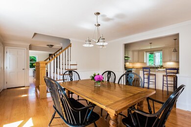 007-photo-dining-room-9310461