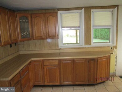 8134 Bradshaw Rd, Kingsville, MD 21087 - photo 7