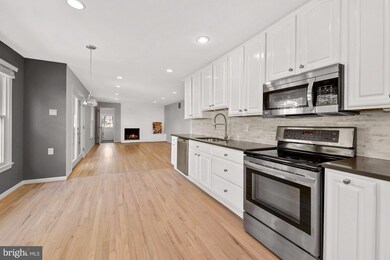 8814 Stonehaven Ct, Potomac, MD 20854 - photo 6