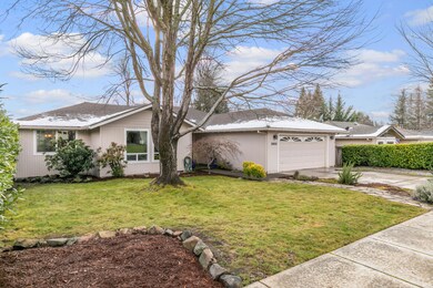 2852 Fredrick Dr, Medford, OR 97504 - photo 3