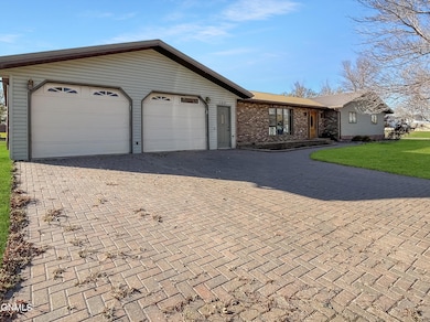 102 9th Ave SE, Crosby, ND 58730 - photo 3