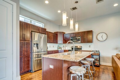 5618 Lindell Ave unit 3, Dallas, TX 75206 - photo 2