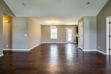 102 Blue Grass Dr, Shelbyville, TN 37160 - photo 5