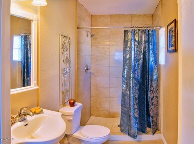 _DSC9839_master-bath-1