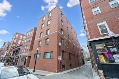 8 Wiget St unit 1, Boston, MA 02113 - photo 4