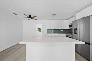 905 SE 10th St, Stuart, FL 34994 - photo 5