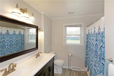 646 N Bost St, Statesville, NC 28677 - photo 5