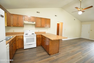 137 Windsor Ct, Jacksonville, NC 28546 - photo 6