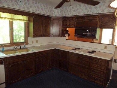 1201 6th Ave NW, Jamestown, ND 58401 - photo 2