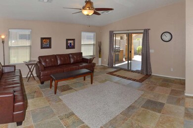 04 Family Room