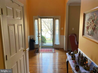 7402 Prospect Hill Ct, Glenn Dale, MD 20769 - photo 2