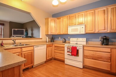 893 Oregon Parks Ave unit 893, Oregon, WI 53575 - photo 7