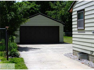 937 Hein Ave, Lansing, MI 48911 - photo 3