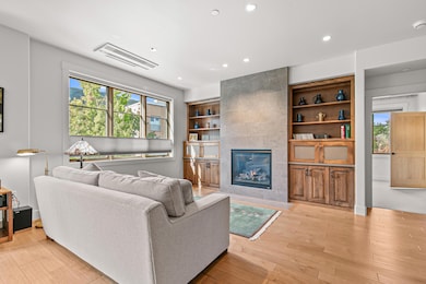 175 Lithia Way 200, Ashland, OR 97520